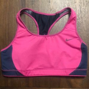 EUChardly worn dryfit Nike double lined sports bra